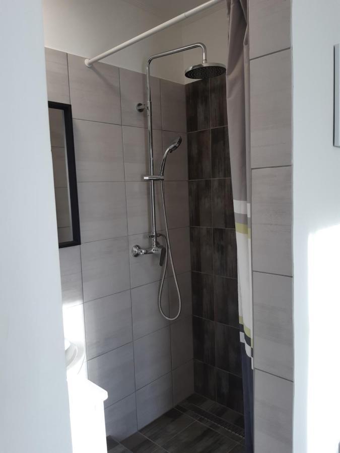 Nora Apartman Дьюла Экстерьер фото