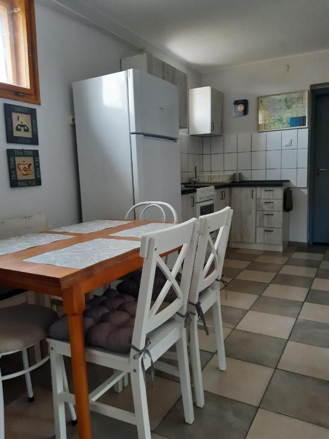 Nora Apartman Дьюла Экстерьер фото
