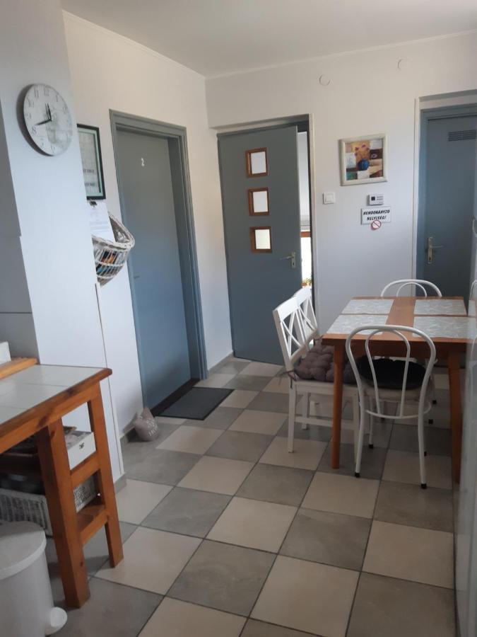 Nora Apartman Дьюла Экстерьер фото